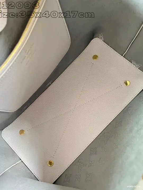 WIS VUITTON LOUIS CARMEL 0610